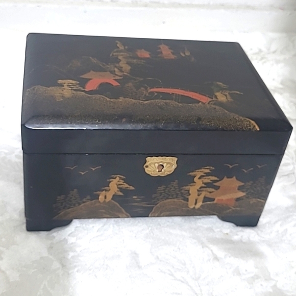 Vintage Japanese Lacquer Jewelry Box Rosewood Brass Inlay Red Velvet Mid Century - Picture 2 of 8
